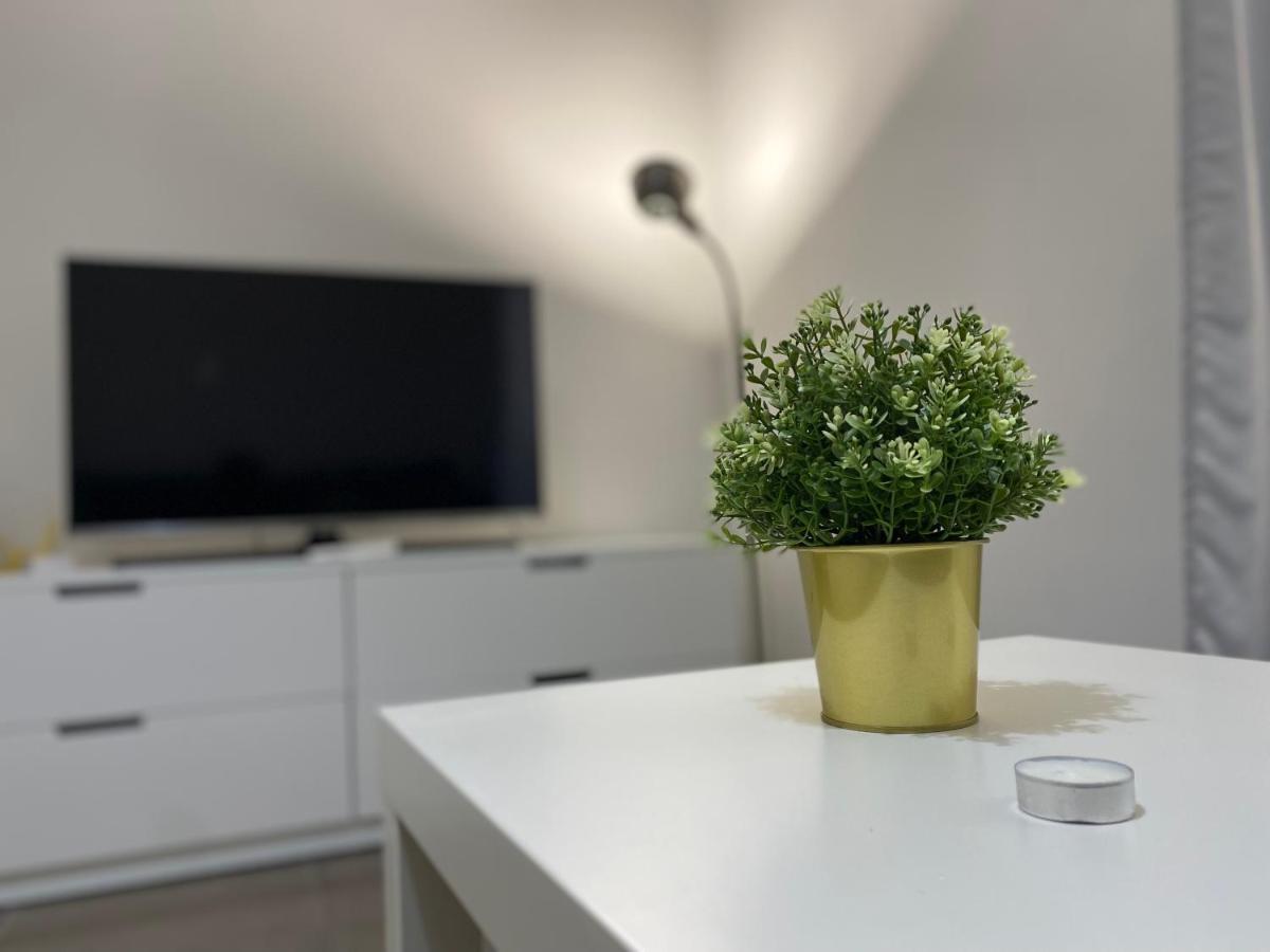 Premium Apartment City Center Каляри Екстериор снимка